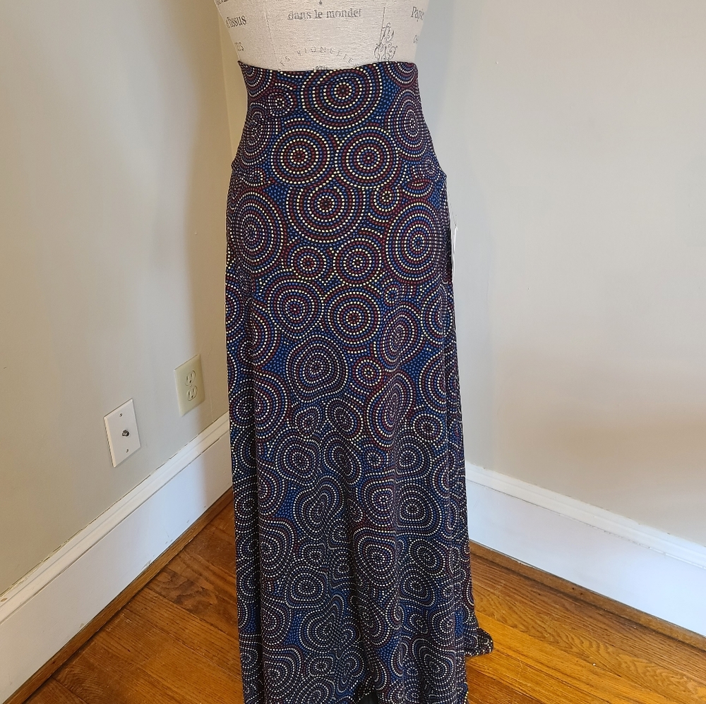 LULAROE Maxi (circles & dots)